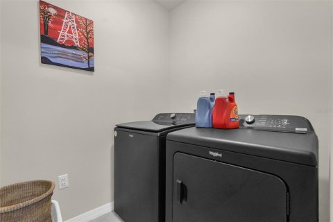 Casa en venta en Kissimmee, Florida, 4 dormitorios, 171.5 m2 № 2308116 - foto 19