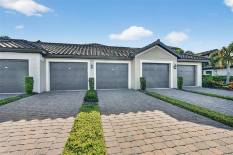 Copropriété à louer à Bradenton, Floride: 2 chambres, 125.88 m2 № 2408947 - photo 2