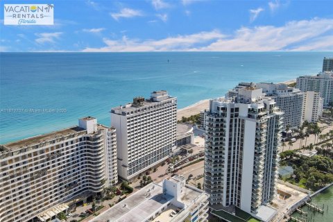 Condominio en venta en Miami Beach, Florida, 1 dormitorio, 88.26 m2 № 1983628 - foto 23