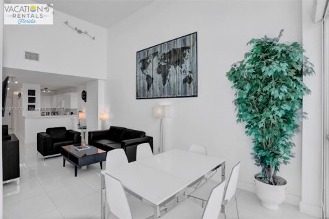 Condominio en venta en Miami Beach, Florida, 1 dormitorio, 88.26 m2 № 1983628 - foto 10