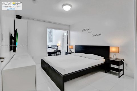 Condominio en venta en Miami Beach, Florida, 1 dormitorio, 88.26 m2 № 1983628 - foto 2