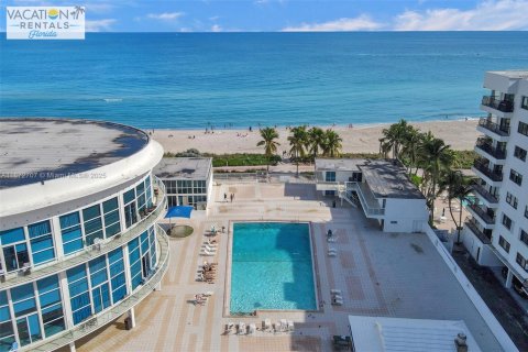 Condominio en venta en Miami Beach, Florida, 1 dormitorio, 88.26 m2 № 1983628 - foto 21