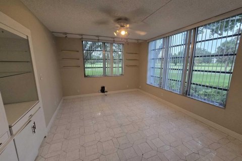 Condo in Pompano Beach, Florida, 3 bedrooms № 2250217 - photo 14