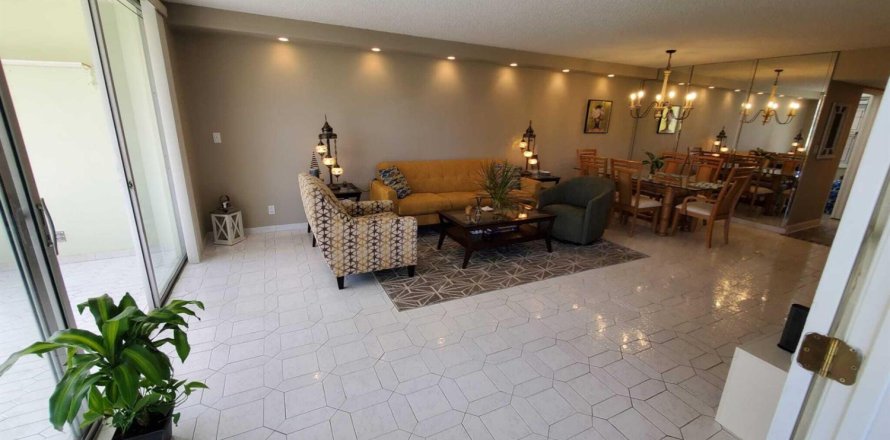 Condo in Pompano Beach, Florida, 3 bedrooms № 2250217