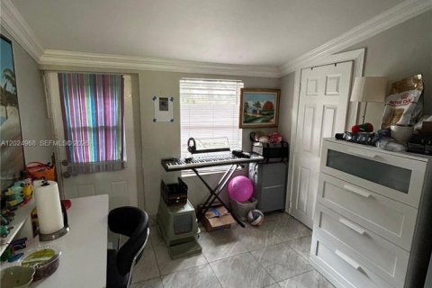 House in West Park, Florida 3 bedrooms, 138.52 sq.m. № 2242219 - photo 17