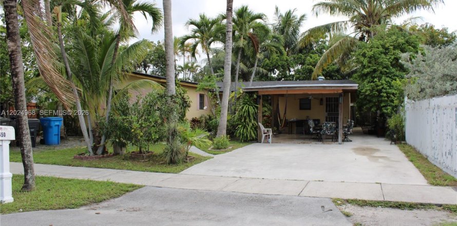 House in West Park, Florida 3 bedrooms, 138.52 sq.m. № 2242219
