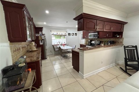 House in West Park, Florida 3 bedrooms, 138.52 sq.m. № 2242219 - photo 7