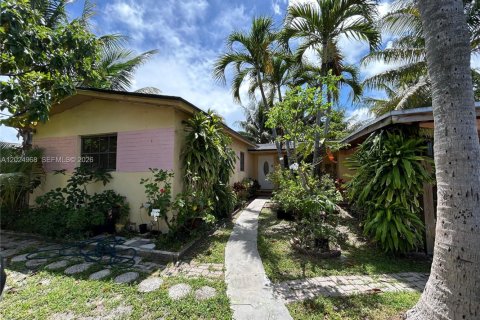 House in West Park, Florida 3 bedrooms, 138.52 sq.m. № 2242219 - photo 4