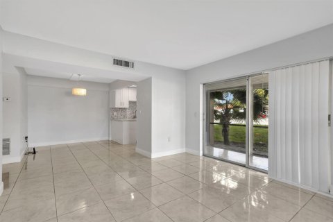 Copropriété à louer à Lauderhill, Floride: 2 chambres, 94.39 m2 № 2247969 - photo 12
