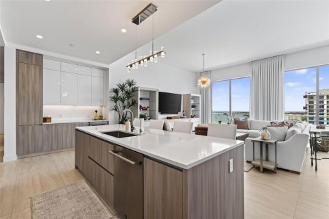 Купить кондоминиум в Сарасота, Флорида 13 комнат, 264.86м2, № 2360539 - фото 4