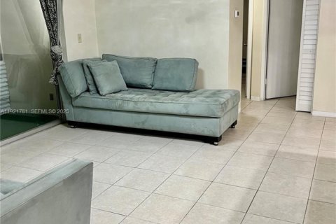 Copropriété à vendre à Lauderhill, Floride: 2 chambres, 71.91 m2 № 1977358 - photo 7