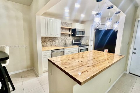 Copropriété à vendre à Lauderhill, Floride: 2 chambres, 71.91 m2 № 1977358 - photo 9