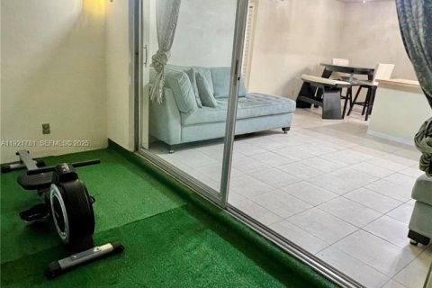 Copropriété à vendre à Lauderhill, Floride: 2 chambres, 71.91 m2 № 1977358 - photo 4