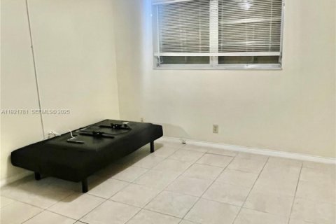 Copropriété à vendre à Lauderhill, Floride: 2 chambres, 71.91 m2 № 1977358 - photo 21