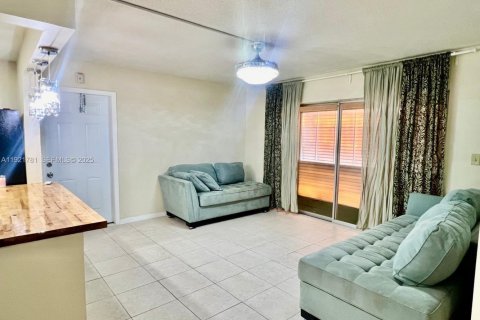 Copropriété à vendre à Lauderhill, Floride: 2 chambres, 71.91 m2 № 1977358 - photo 6