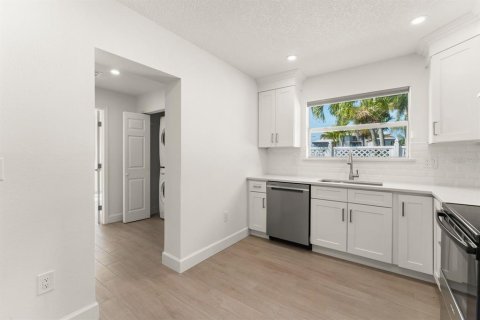 Villa ou maison à vendre à Belleair Beach, Floride: 3 chambres, 172.43 m2 № 2224539 - photo 6