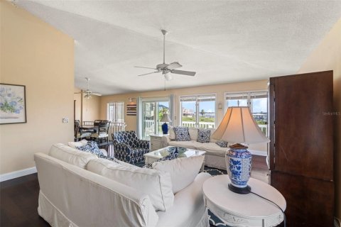 Casa en venta en Saint Augustine, Florida, 3 dormitorios, 242.1 m2 № 1918763 - foto 6