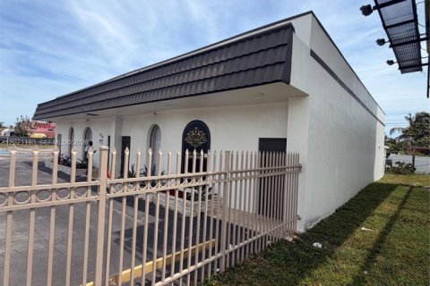 Propiedad comercial en venta en Miami, Florida № 2153965 - foto 3