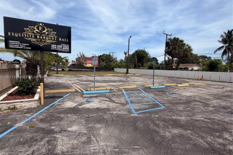 Propiedad comercial en venta en Miami, Florida № 2153965 - foto 4
