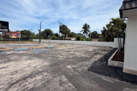 Propiedad comercial en venta en Miami, Florida № 2153965 - foto 2
