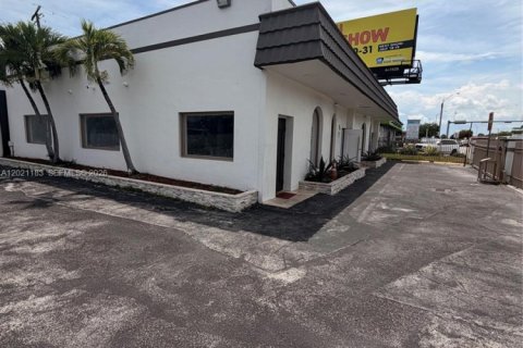 Propiedad comercial en venta en Miami, Florida № 2153965 - foto 5
