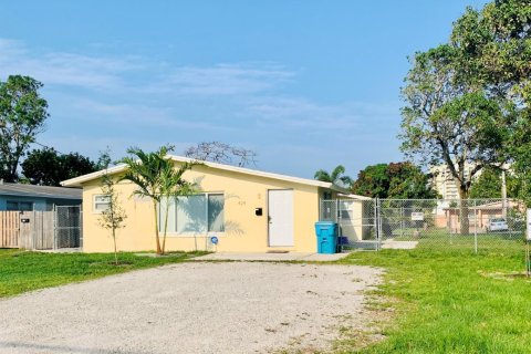 Propiedad comercial en alquiler en Boynton Beach, Florida, 2 dormitorios, 67.08 m2 № 1177006 - foto 1