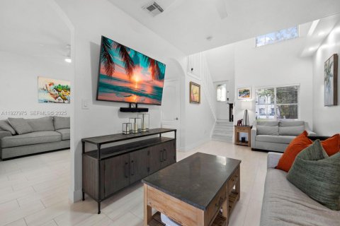 Touwnhouse à louer à Miramar, Floride: 3 chambres, 167.6 m2 № 1990269 - photo 5