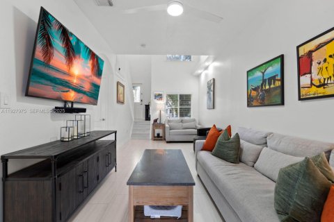 Touwnhouse à louer à Miramar, Floride: 3 chambres, 167.6 m2 № 1990269 - photo 9