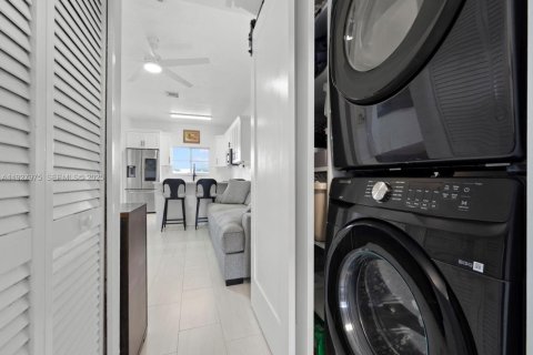 Touwnhouse à louer à Miramar, Floride: 3 chambres, 167.6 m2 № 1990269 - photo 18