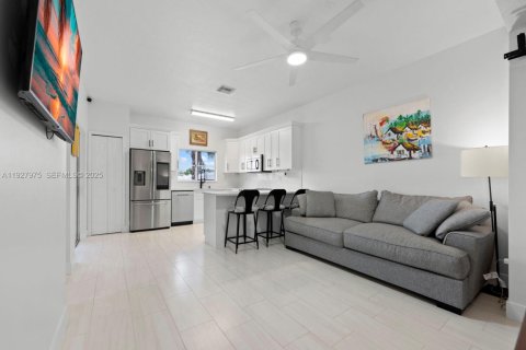 Touwnhouse à louer à Miramar, Floride: 3 chambres, 167.6 m2 № 1990269 - photo 14