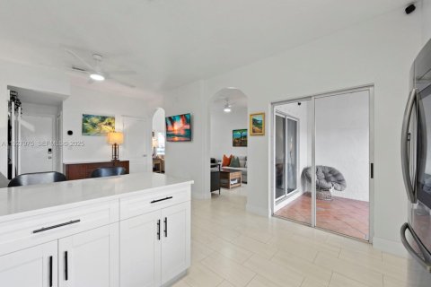 Touwnhouse à louer à Miramar, Floride: 3 chambres, 167.6 m2 № 1990269 - photo 15