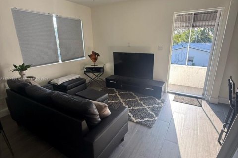 Купить коммерческую недвижимость в Майами, Флорида 146.41м2, № 1997224 - фото 2