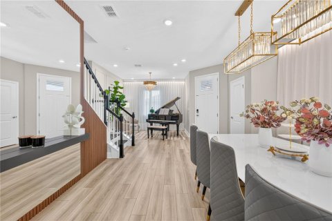 Купить виллу или дом в Миннеола, Флорида 12 комнат, 298.4м2, № 2215122 - фото 14