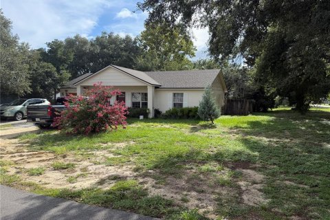 House in Mascotte, Florida 3 bedrooms, 96.25 sq.m. № 2287293