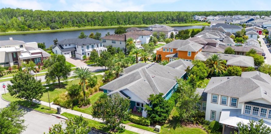 House in Orlando, Florida 4 bedrooms, 269.79 sq.m. № 1831908