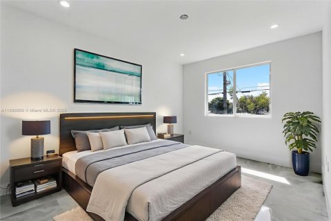 House in Miami, Florida 3 bedrooms, 139.35 sq.m. № 1947846 - photo 29