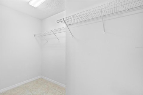 Townhouse in Kissimmee, Florida 4 bedrooms, 195.28 sq.m. № 2092962 - photo 28