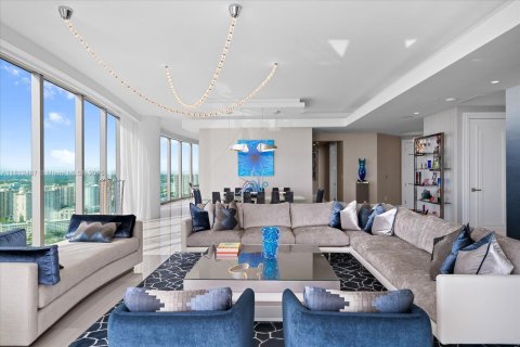 Copropriété à vendre à Sunny Isles Beach, Floride: 5 chambres, 383.78 m2 № 1874446 - photo 3