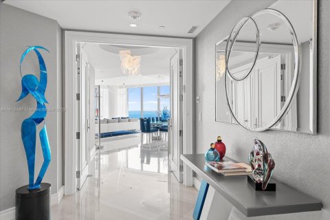 Copropriété à vendre à Sunny Isles Beach, Floride: 5 chambres, 383.78 m2 № 1874446 - photo 4