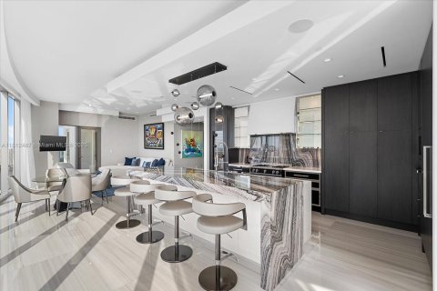 Copropriété à vendre à Sunny Isles Beach, Floride: 5 chambres, 383.78 m2 № 1874446 - photo 11