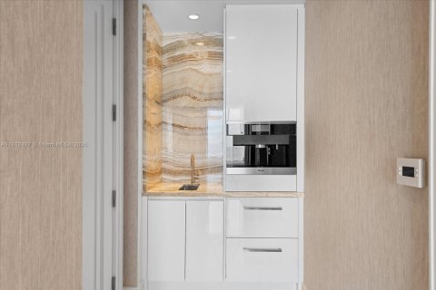 Copropriété à vendre à Sunny Isles Beach, Floride: 5 chambres, 383.78 m2 № 1874446 - photo 16