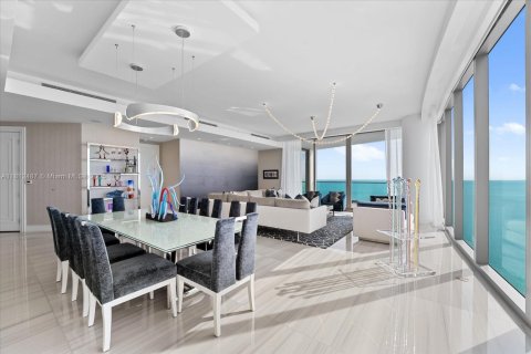 Copropriété à vendre à Sunny Isles Beach, Floride: 5 chambres, 383.78 m2 № 1874446 - photo 6