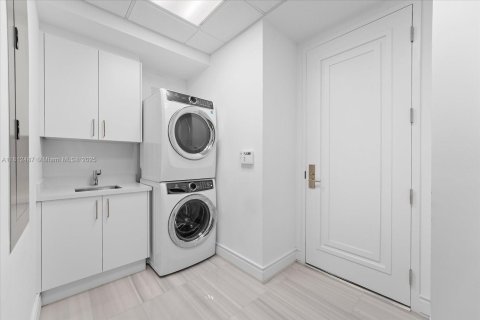 Copropriété à vendre à Sunny Isles Beach, Floride: 5 chambres, 383.78 m2 № 1874446 - photo 28