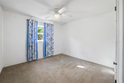 Casa en venta en Deltona, Florida, 3 dormitorios, 213.77 m2 № 1913331 - foto 21