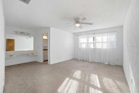 Casa en venta en Deltona, Florida, 3 dormitorios, 213.77 m2 № 1913331 - foto 11