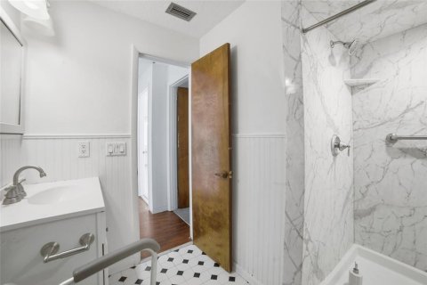 Casa en venta en Deltona, Florida, 3 dormitorios, 213.77 m2 № 1913331 - foto 23