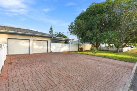 Villa ou maison à vendre à Saint Petersburg, Floride: 3 chambres, 127 m2 № 2420220 - photo 30