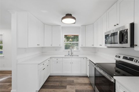 Villa ou maison à vendre à Saint Petersburg, Floride: 2 chambres, 70.61 m2 № 2418541 - photo 9
