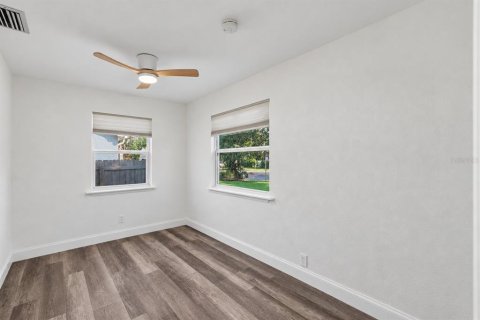 Villa ou maison à vendre à Saint Petersburg, Floride: 2 chambres, 70.61 m2 № 2418541 - photo 13