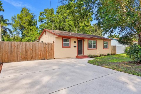 Villa ou maison à Saint Petersburg, Floride 2 chambres, 70.61 m2 № 2418541